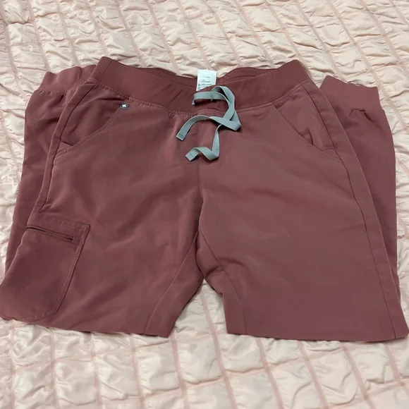 Figs clothing medium Women's Mauve Pants & scrub top Set - Picture 2 of 6